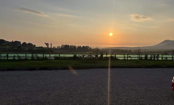 Pennant Igyn has views across the Llyn area of outstanding natural beauty and on a good day across the Irish sea to Ireland. This provides the best su